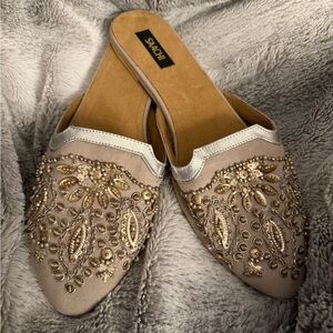 SAACHI SILVER/GOLD EMBELLISHED TRIM LINEN MULES Size 10 NEW